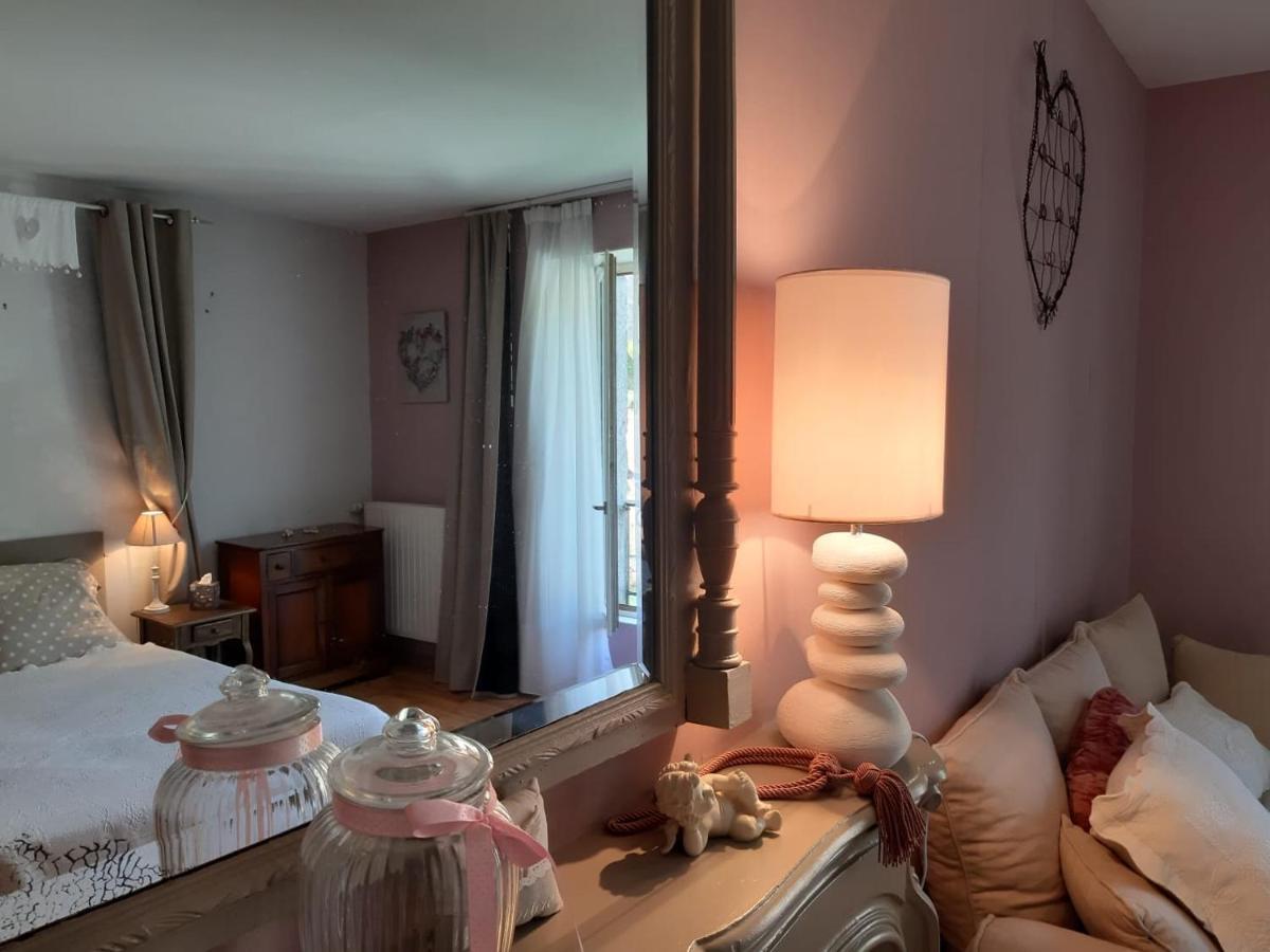 Au Fil De Lods Bed & Breakfast Exterior photo